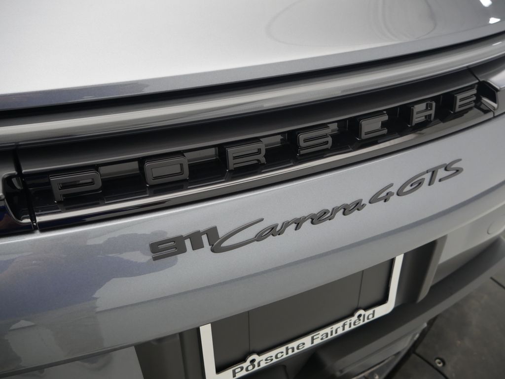 Thumbnail: 2026 Porsche 911 - 11