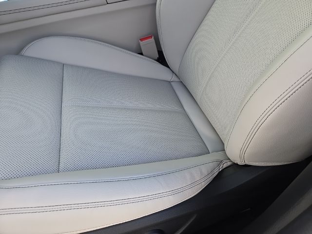 2025 Genesis G70  18