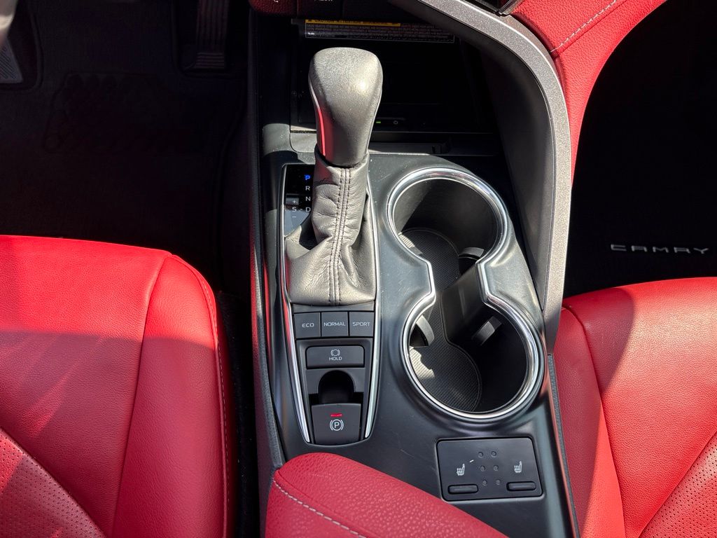 Thumbnail: 2019 Toyota Camry - 16