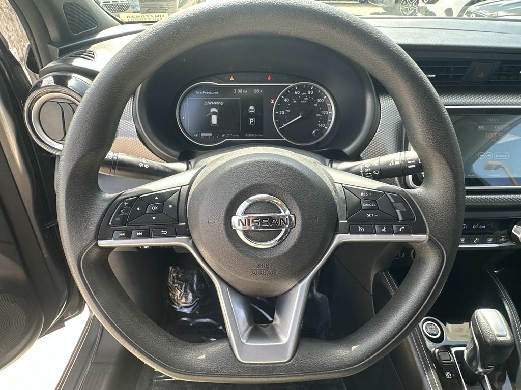 Thumbnail: 2019 Nissan Kicks - 22