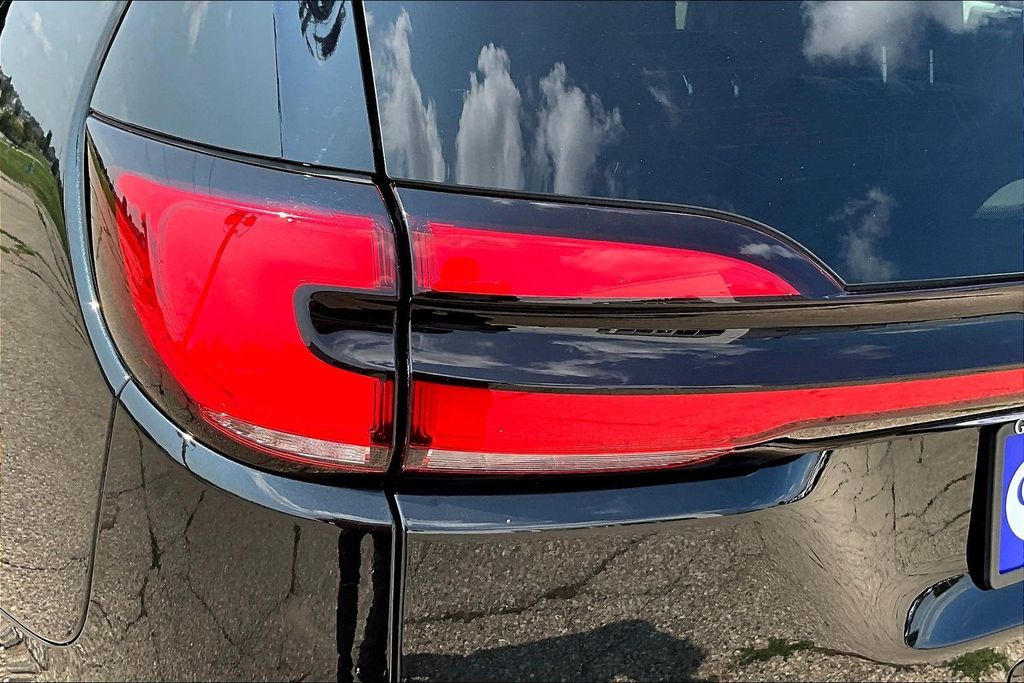 Used 2023 Chrysler Pacifica Van