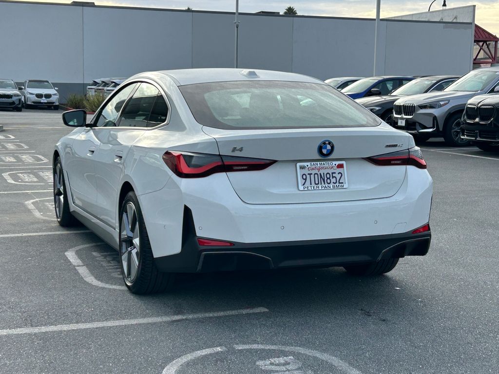 Thumbnail: 2025 BMW i4 - 3