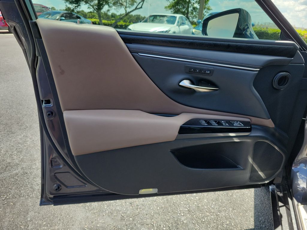 used 2023 Lexus ES car, priced at $41,998