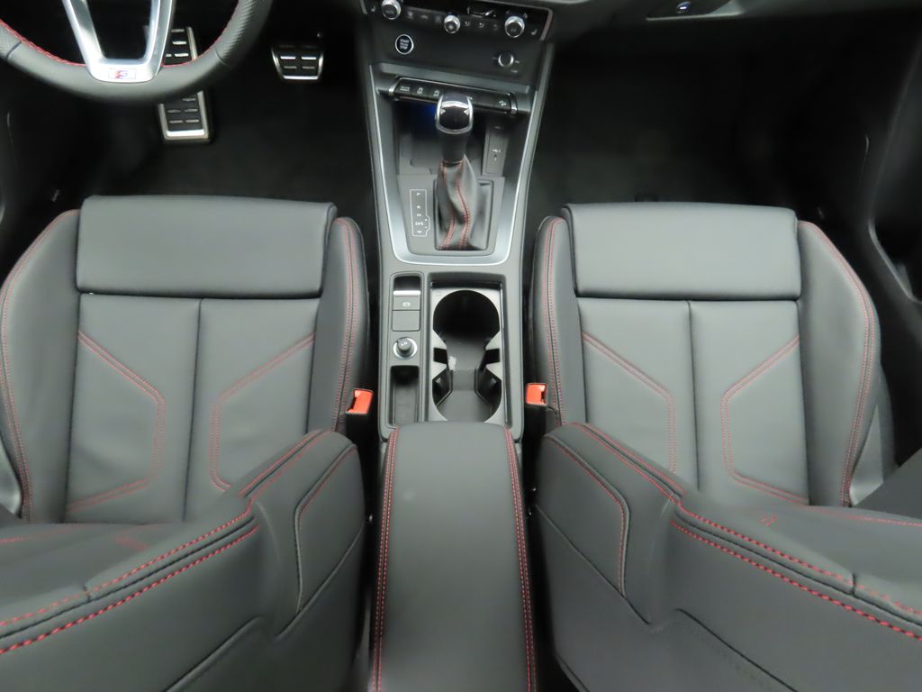 Thumbnail: 2025 Audi Q3 - 17