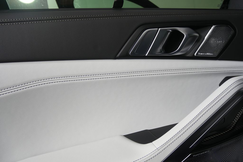 Thumbnail: 2027 BMW X6 - 14