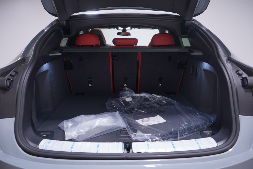 Thumbnail: 2025 BMW X4 - 23