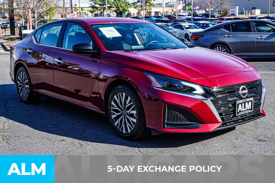 Used 2025 Red Nissan 2.5 SV image 4