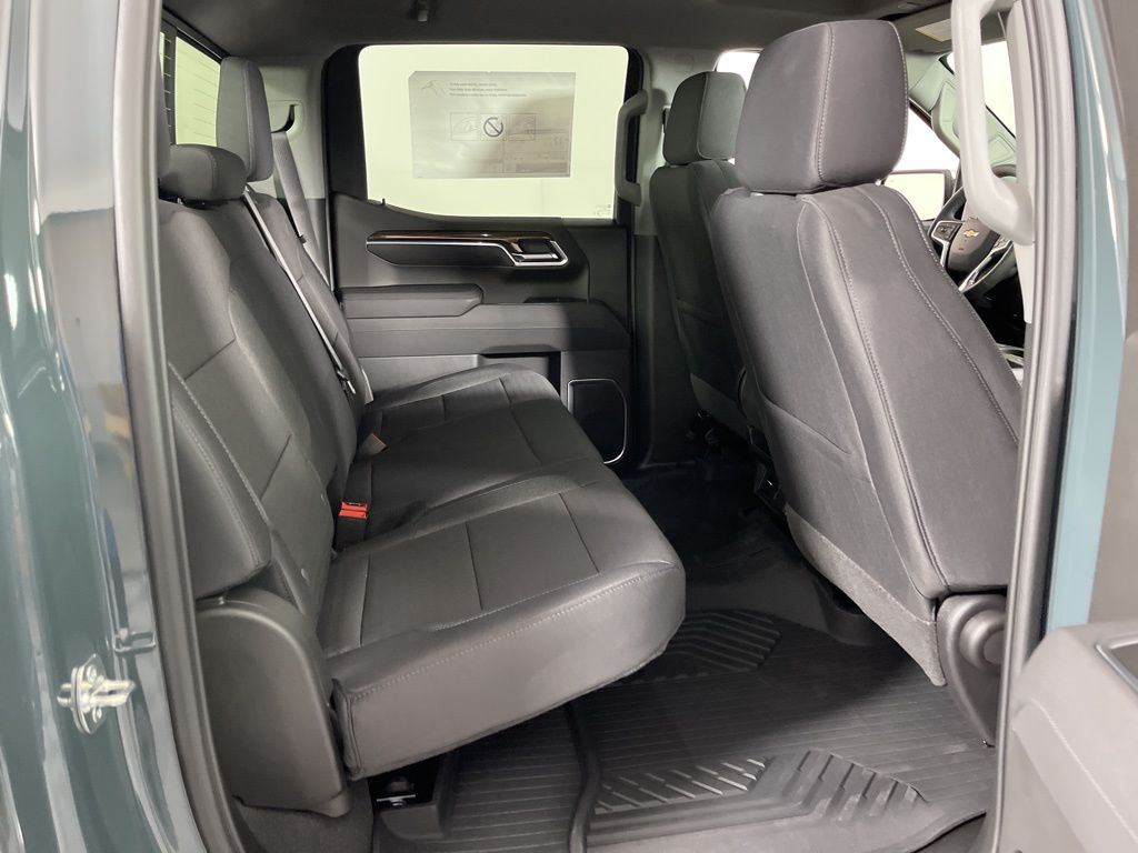 Thumbnail: 2026 Chevrolet Silverado 1500 - 13