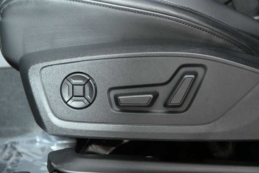 Thumbnail: 2021 Audi Q3 - 28