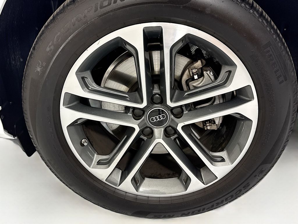 Thumbnail: 2025 Audi Q5 - 30