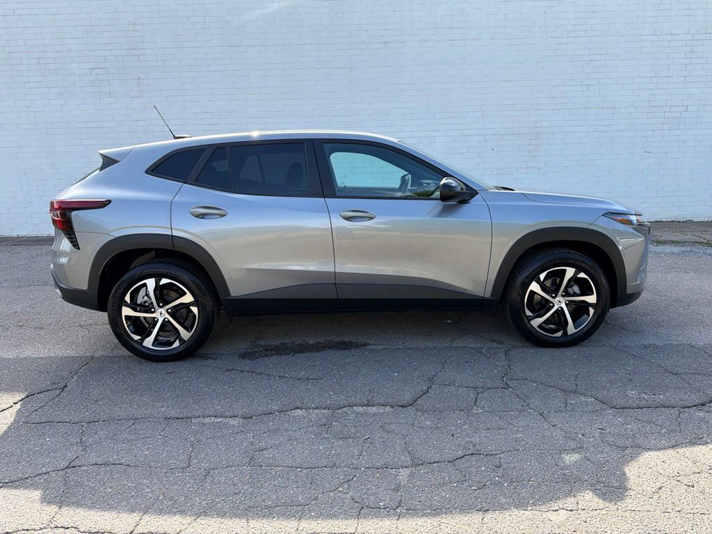 2024 Chevrolet Trax RS with 1RS FWD