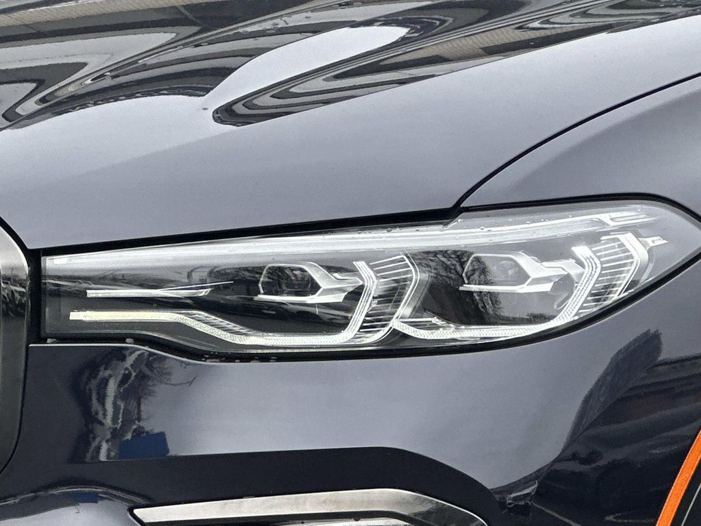 Thumbnail: 2021 BMW X7 - 3