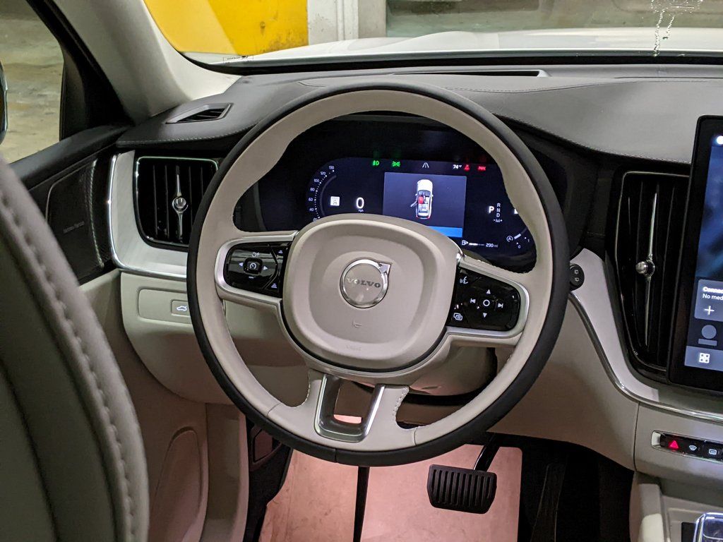2026 Volvo XC60 Ultra - Photo 15