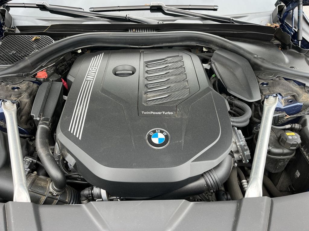 Thumbnail: 2022 BMW 7 Series - 27