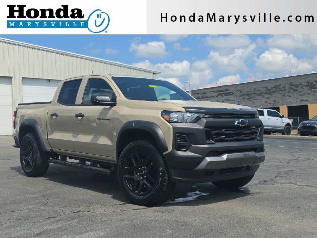 Sand Dune Metallic 2024 Chevrolet Colorado Pickup Truck Four-Wheel Drive 8-Speed Automatic