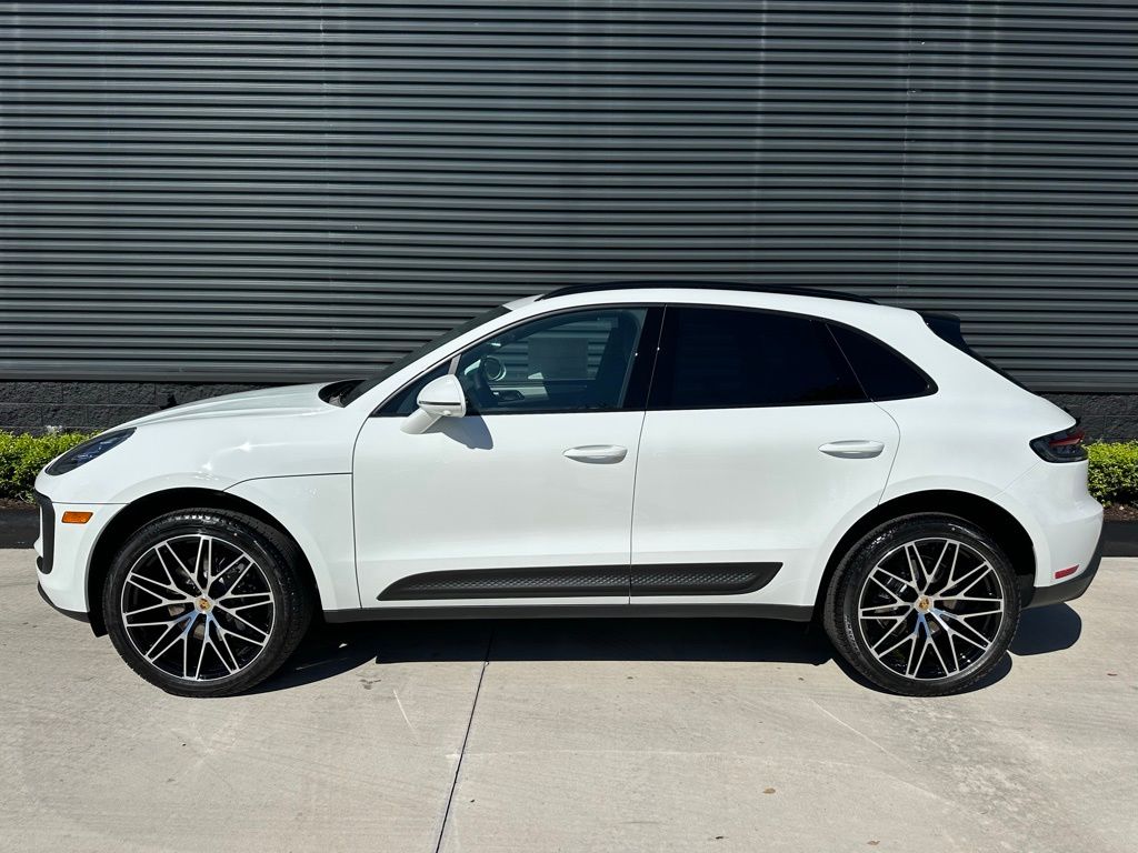 Thumbnail: 2026 Porsche Macan - 2