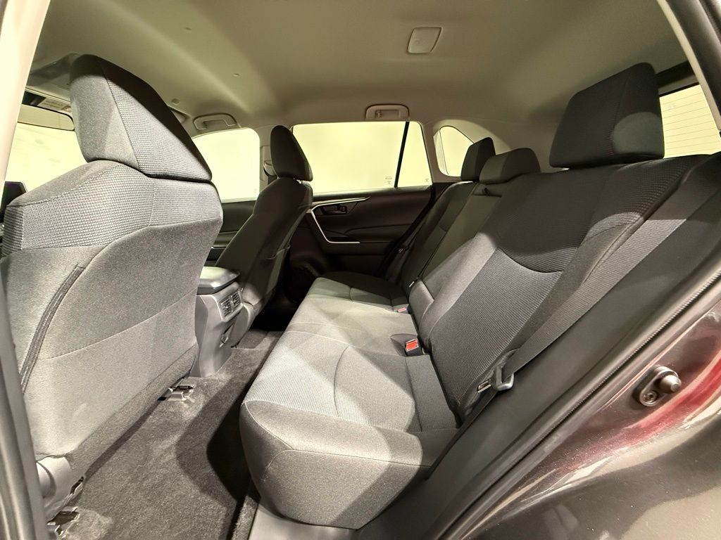 2024 Toyota RAV4 LE 18