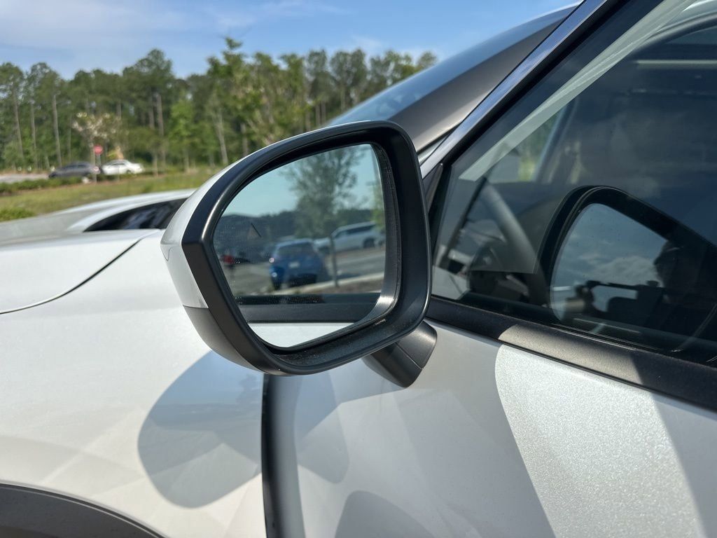 2025 Everest White Pearl Nissan Rogue SV FWD SUV