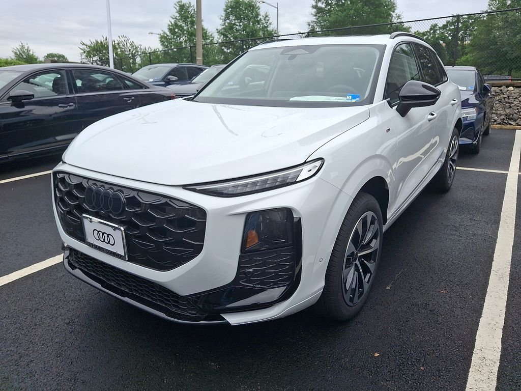 Thumbnail: 2026 Audi Q3 - 1