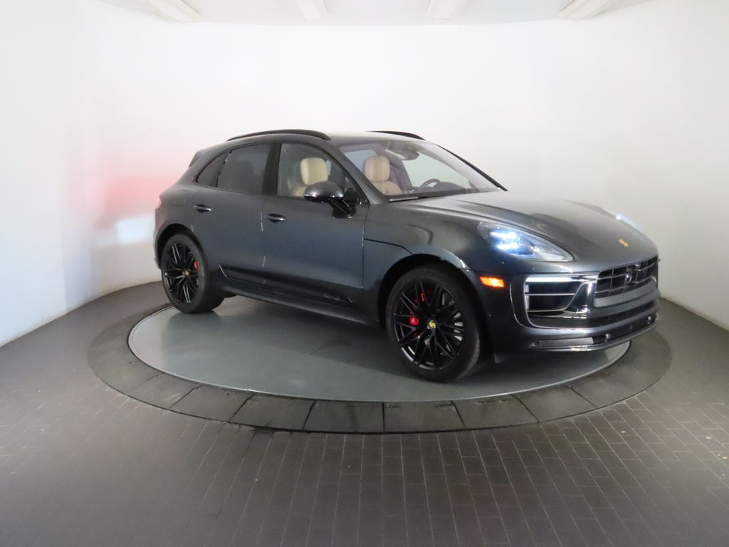 Thumbnail: 2026 Porsche Macan - 9