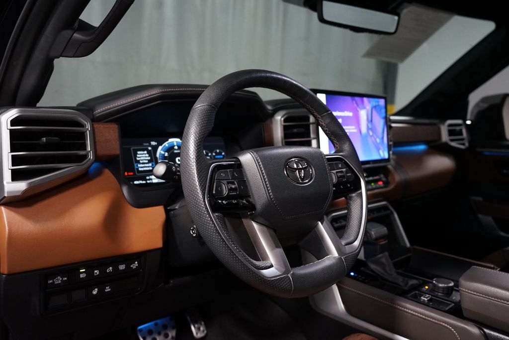 Thumbnail: 2022 Toyota Tundra - 7