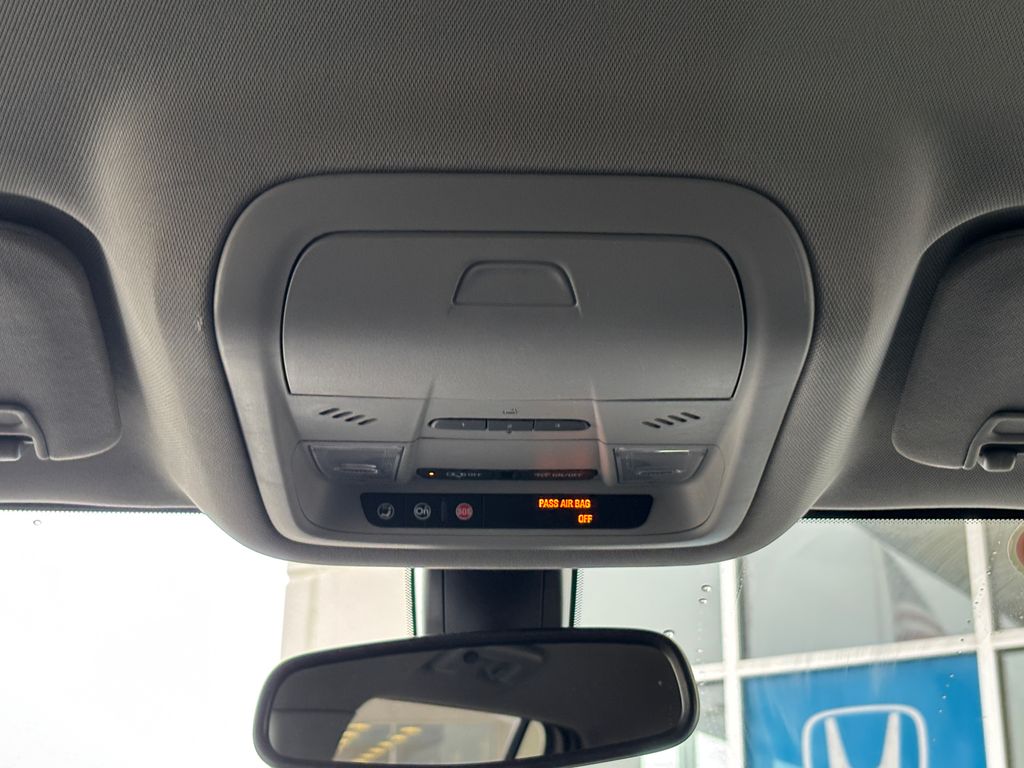 Thumbnail: 2017 GMC Acadia - 21