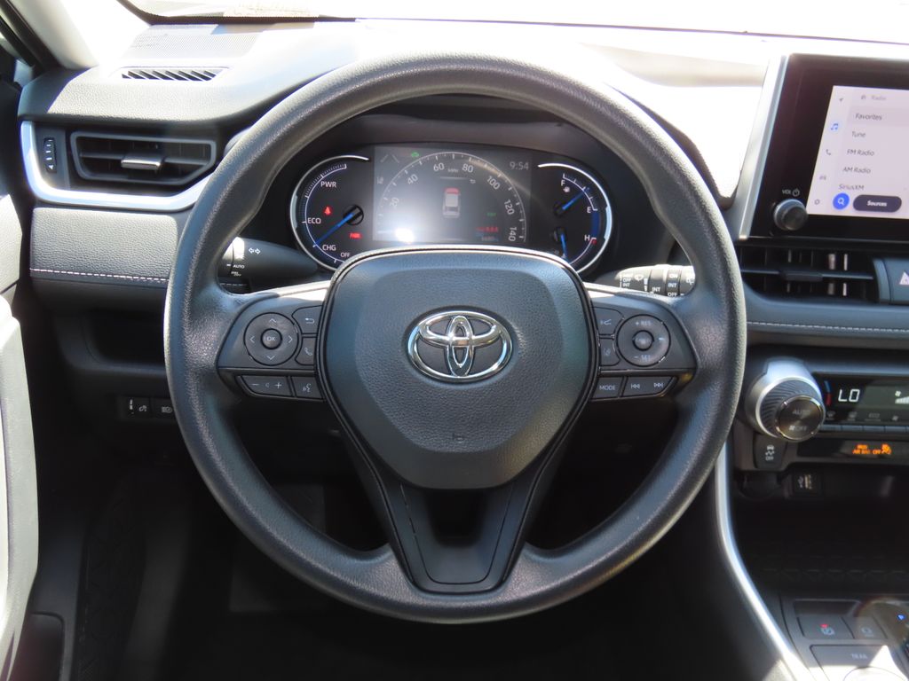2024 Toyota RAV4 XLE 10