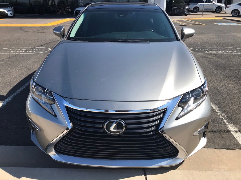 Thumbnail: 2017 Lexus ES - 2