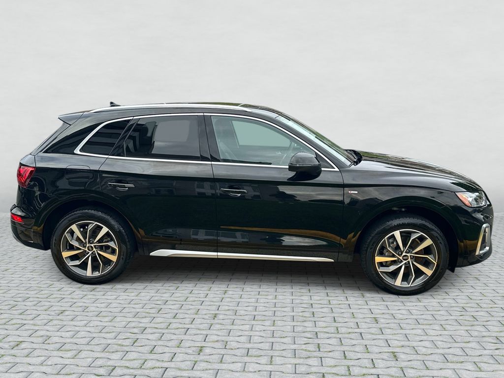 Thumbnail: 2023 Audi Q5 - 4
