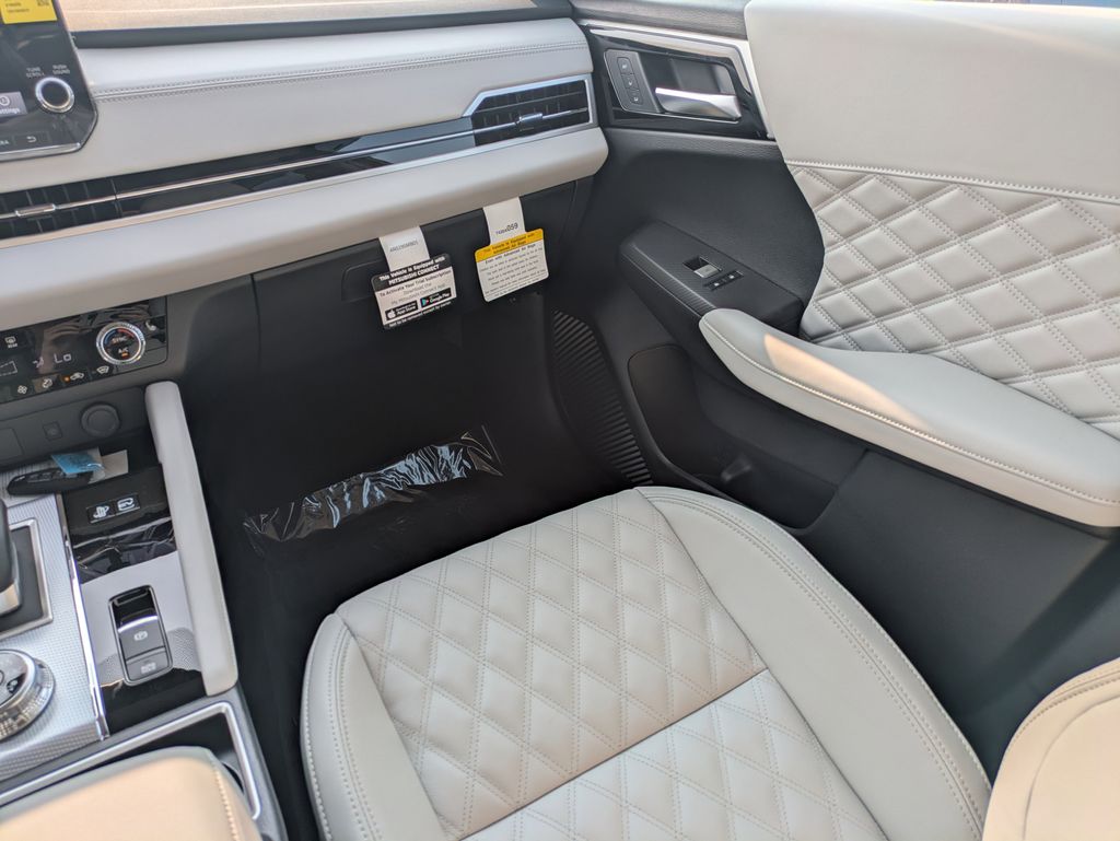 2025 Mitsubishi Outlander Plug-in Hybrid Platinum Edition - Photo 18