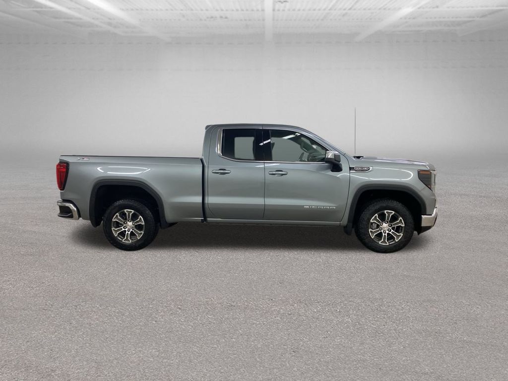 2025 GMC Sierra 1500 SLE photo