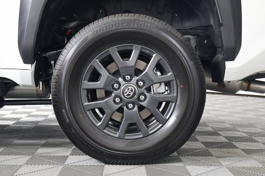 Thumbnail: 2025 Toyota 4Runner - 16