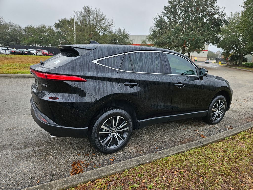 2022 Toyota Venza LE 5