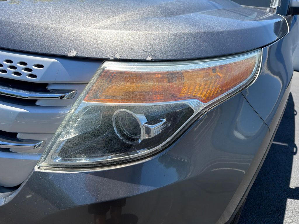 Thumbnail: 2012 Ford Explorer - 9