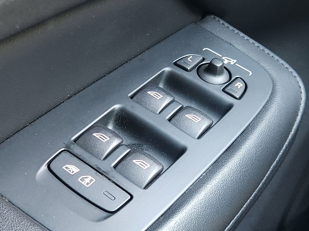 used 2024 Volvo S60 car, priced at $28,995