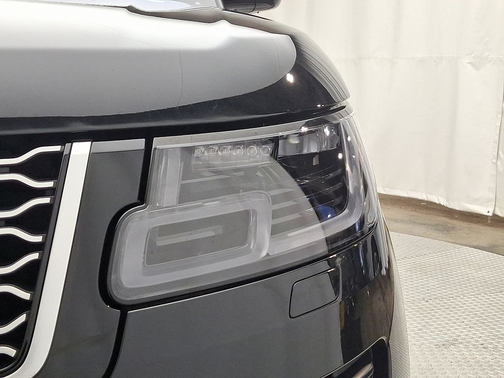 Thumbnail: 2022 Land Rover Range Rover - 9