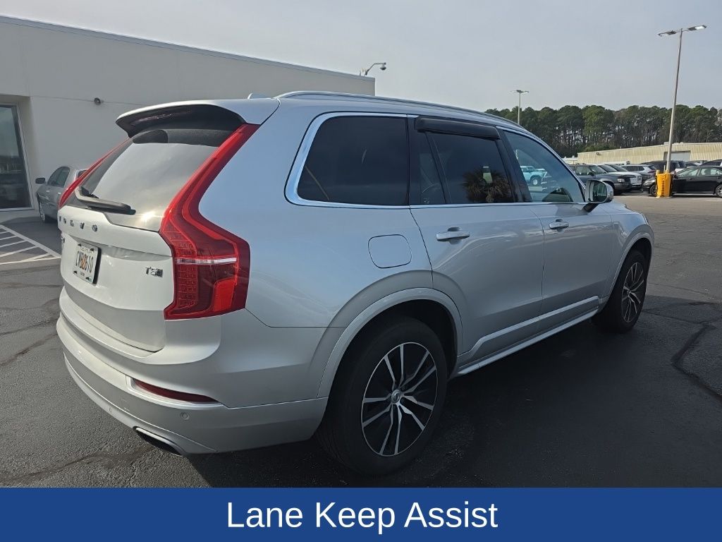 2020 Volvo XC90 T5 Momentum 7 Passenger