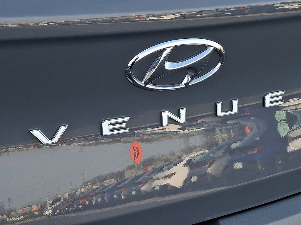 Thumbnail: 2023 Hyundai Venue - 31