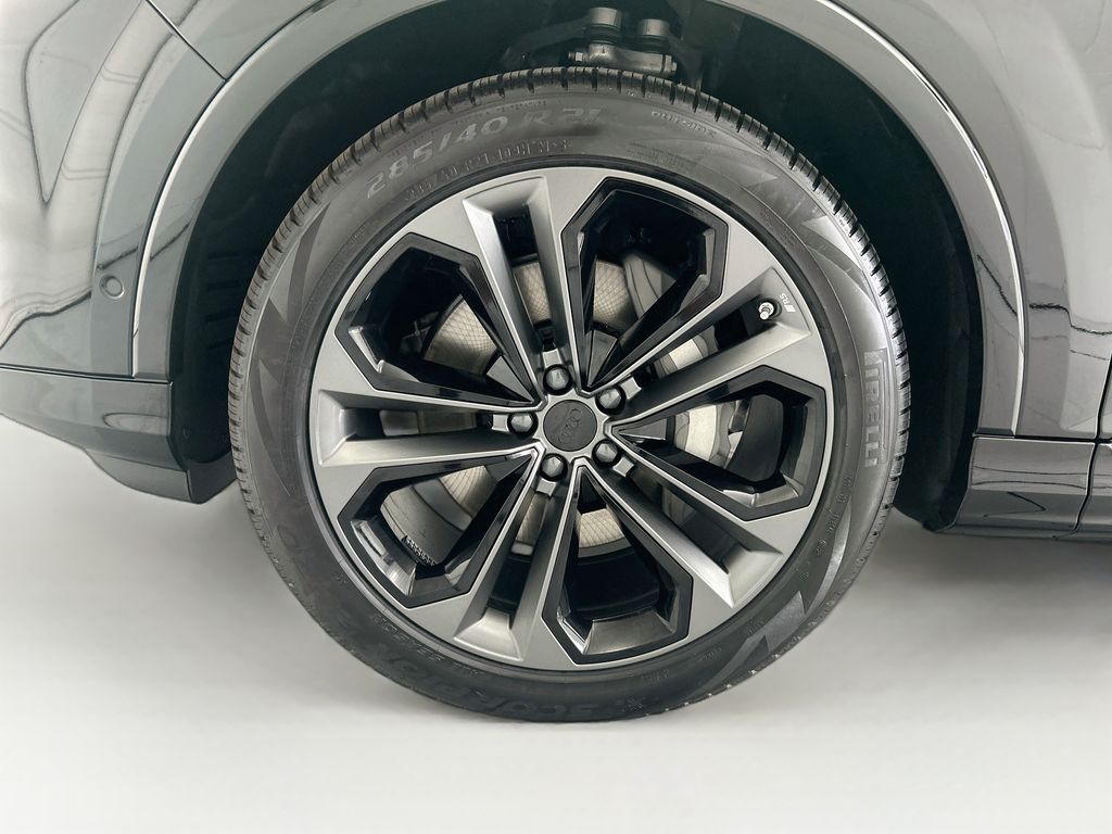 Thumbnail: 2026 Audi Q7 - 29