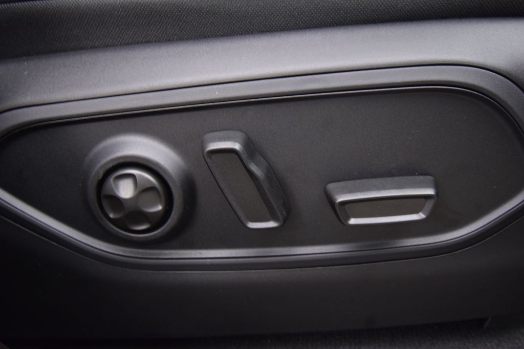new 2026 Jeep Grand Cherokee car, priced at $41,920