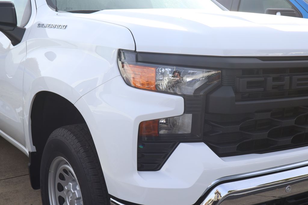 Thumbnail: 2026 Chevrolet Silverado 1500 - 3