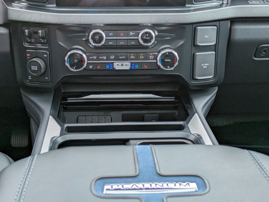2026 Ford Super Duty F-350 SRW Platinum