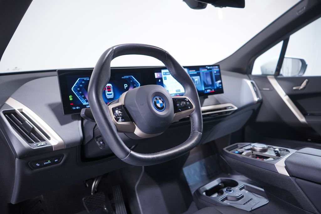 Thumbnail: 2023 BMW iX - 6