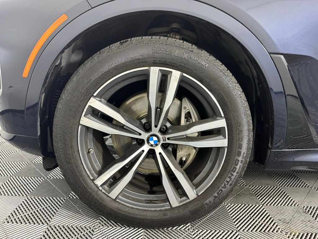 Thumbnail: 2023 BMW X7 - 9