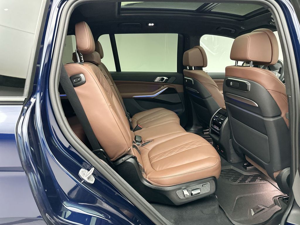 Thumbnail: 2025 BMW X7 - 7