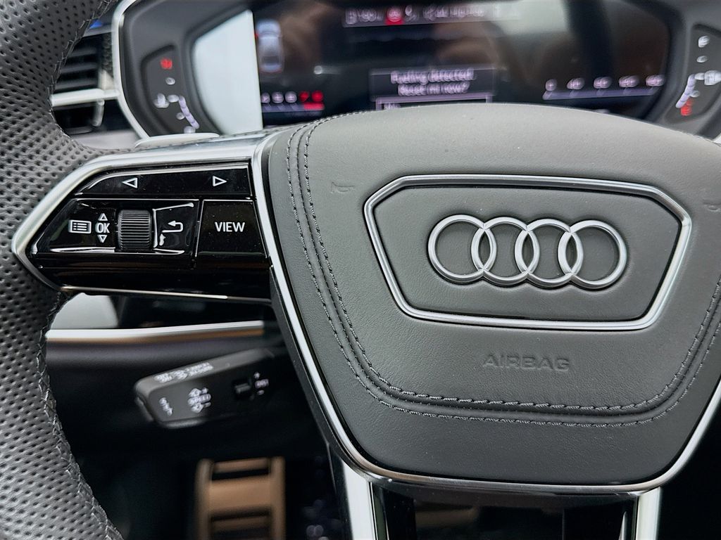 Thumbnail: 2025 Audi S8 - 11