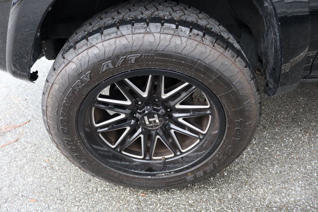 Thumbnail: 2022 Toyota 4Runner - 4