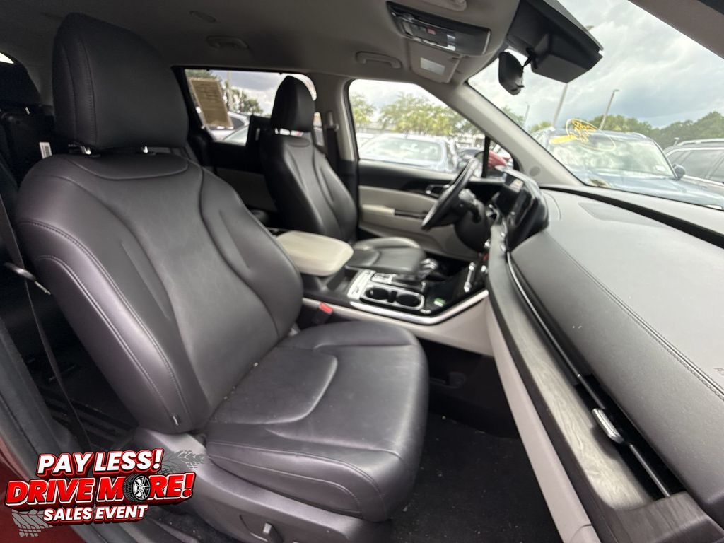 Used 2024 Kia Carnival Van