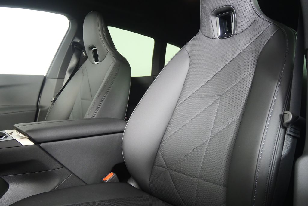 Thumbnail: 2026 BMW iX - 10