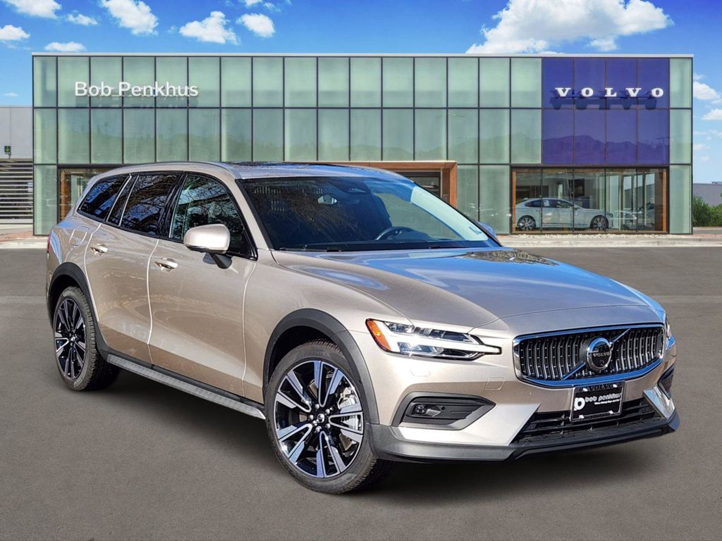 2025 Volvo V60 Cross Country B5 Ultra AWD